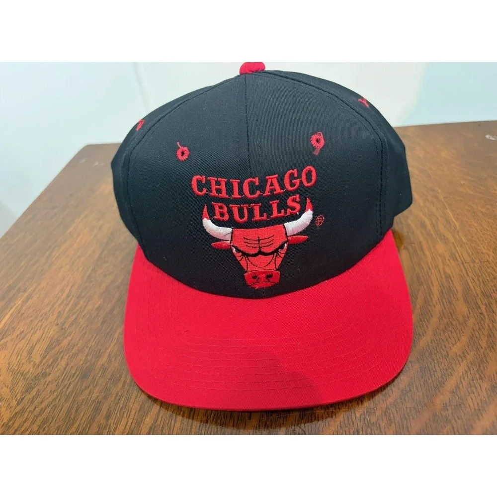Vintage Chicago Bulls Hat‎ Snap Back Mens One Size Black Red NBA Basketball 90s